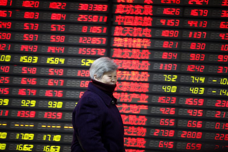 Chinese shares open lower on Tue.
