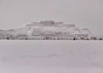 China Lhasa snow