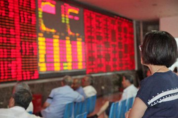 Chinese shares open mixed on Thu.
