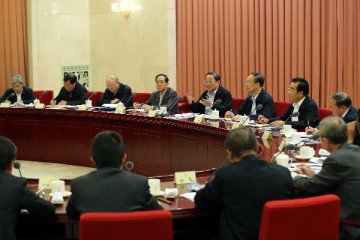 Political advisors discuss GM crops in China