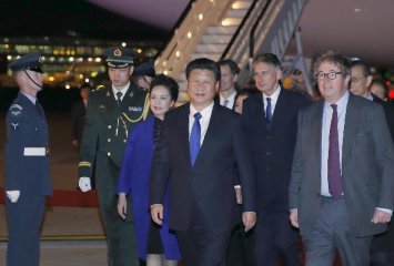 Xi arrives for UK visit, eyes ＂golden time＂ for bilateral ties