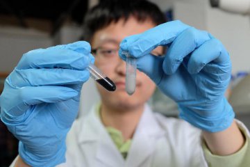 Shenzhen opens graphene research institute