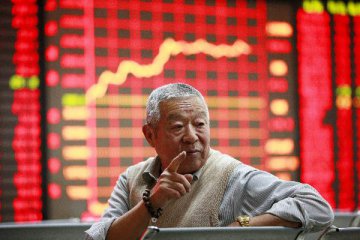 Chinese shares close higher close to 3600 points on Friday