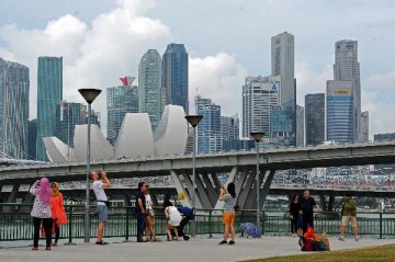 Singapore economy expected to grow by ＂close to 2.0 percent＂ in 2015