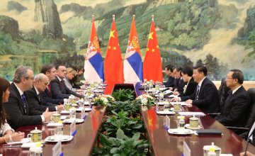 President Xi meets Serbian PM on ties