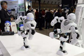 MIIT reviews plan for robot industry development