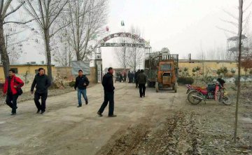Gypsum mine collapses in east China, burying ＂many＂ people -- sources