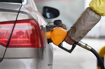 China continues suspension of retail fuel price adjustment