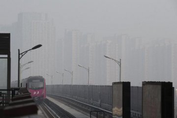 Beijing to shut 2,500 small, polluting firms this year