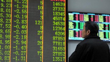 Chinese shares dive over 5pct on Mon. on weak market sentiment