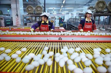 President Xi urges ＂strictest＂ food safety measures