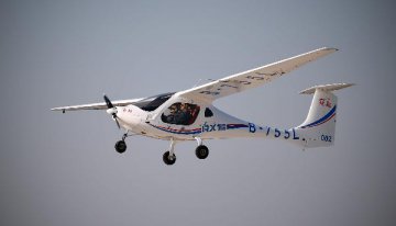 Electric aircraft sustains low temperature