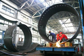 Chinas industrial firms restoring strength, pressure remains