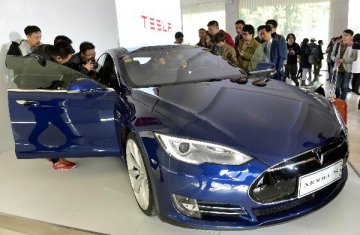 New credit lines for Chinese Tesla buyers
