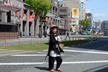 Japans economic strata degenerates as poor population expands
