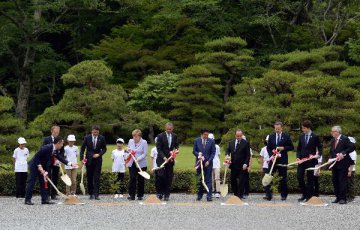 G7 summit kicks off amid policy divergence, protests