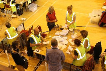 Leave in lead after over 20 mln votes declared in EU referendum