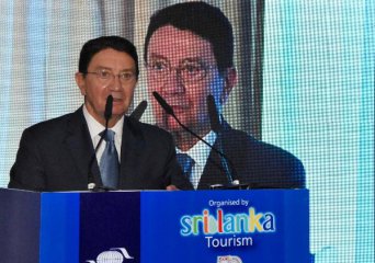Chinese tourists carry weight in world tourism, says UNWTO official