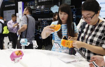 Across China: Chinese watch health on wearable smart devices