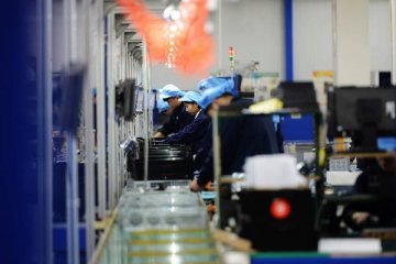 China Caixin manufacturing PMI rebounds in Sept.