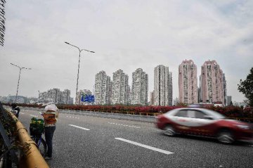 Signs of cooling emerge as Chinese cities control property markets
