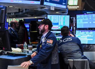 U.S. stocks extend record run amid upbeat data