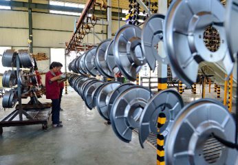 Caixin manufacturing PMI rises to 51.7