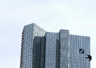 Deutsche Bank plans to move parts of businssess from London to Frankfurt