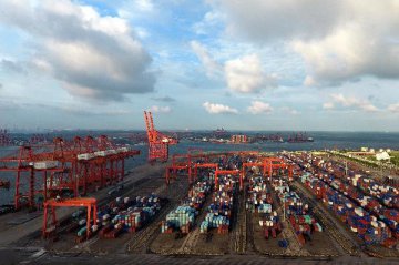 China’s foreign trade likely to see 1st positive growth over last 3 yrs