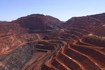 China welcomes overseas iron ore futures traders