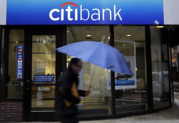 U.S. Banks Pass Fed 'Stress Test' With Room for Dividends, Buybacks