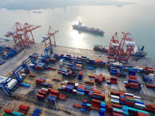 China releases guidelines on expanding imports