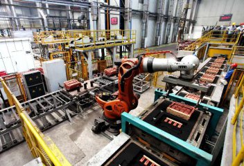 Chinas industrial output up 6 pct in July