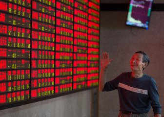 China selloff casts foreigners in unusual role as market bulls