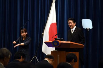 Japans Abe wins 3rd consecutive term as ruling party president