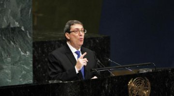 UNGA adopts resolution demanding lifting U.S. embargo against Cuba