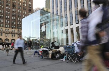 Citi cuts first-quarter iPhone production estimates on weak demand