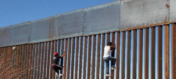 ​Trump prepares border visit as wall funding still hangs in air
