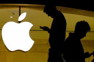 ​Apple posts drop in quarterly revenue