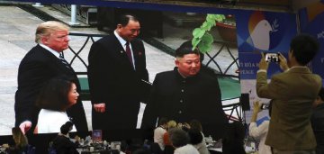 Kim, Trump start talks for 2nd day of summit