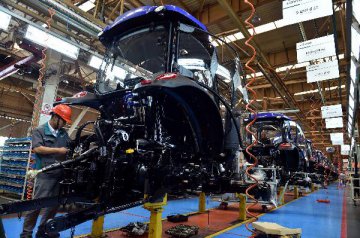 Chinas industrial output expands 6.5 pct in Q1