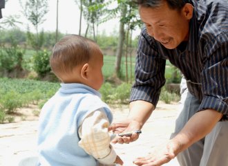China issues assessment standards on family foster care