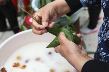 East China city exports sticky rice dumplings to Japan