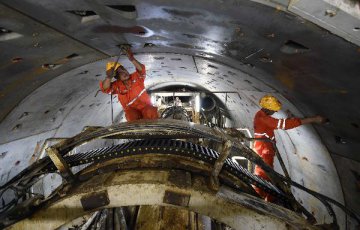 Chinese firm exports tunnel boring machine to Italy