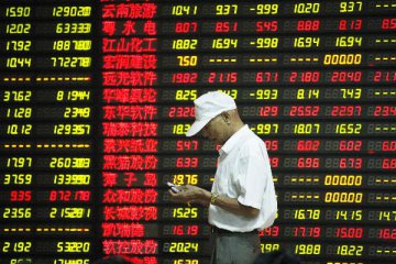 Chinese shares close lower Thursday