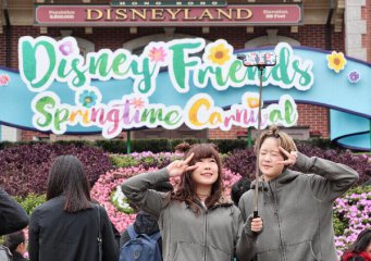 HK Disneyland tries to attract more visitors with new gourmet series