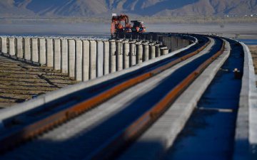 All 47 tunnels completed on 435-km Lhasa-Nyingchi railway