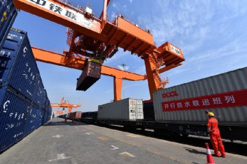 Chinas exports up, imports down in May