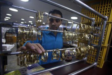 Global gold demand slumps in H1 over COVID-19: report