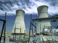 China Q4 power consumption to grow 3 pct